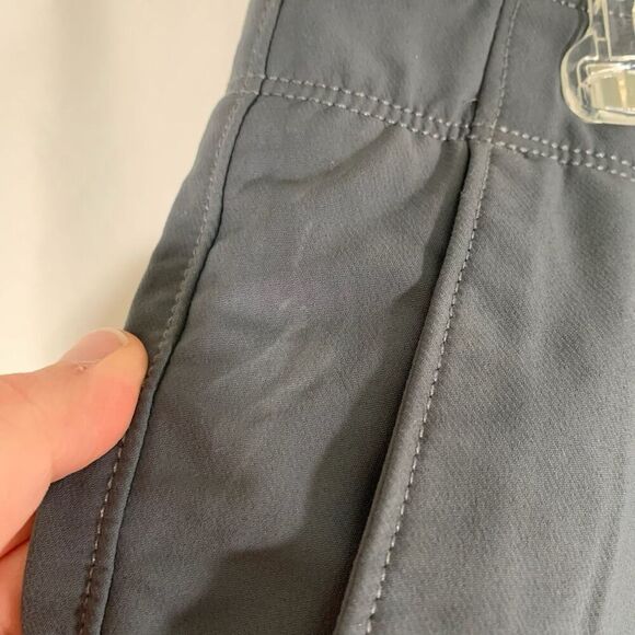 Under Armour Golf Shorts Men's 36 Grey Loose Chino Pockets 10" Inseam - Picture 6 of 9